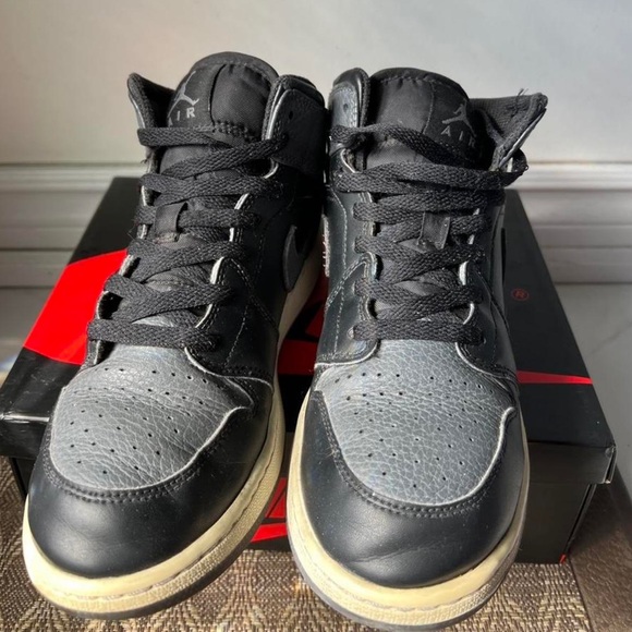 Jordan 1 Mid - Picture 4 of 4